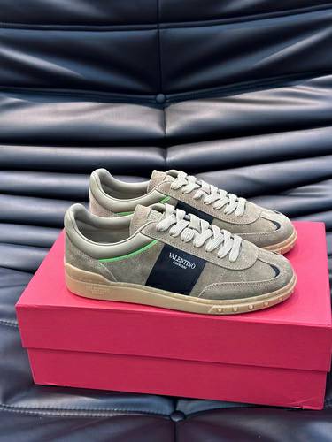 Picture of Valentino Shoes Men _SKUfw154982451fw